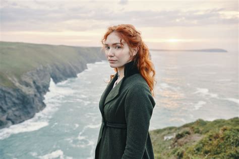 Poldark star Eleanor Tomlinson: ‘I’ve kept Demelza's corset!’ | What to ...