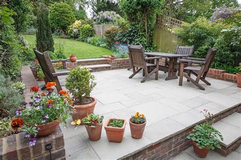 Flagstone Patios Ideas: 8 Stunning Flagstone Patio Designs | Stone Center