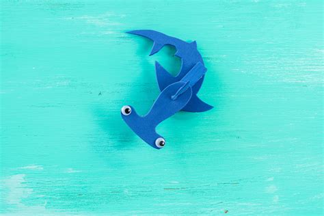 Hammerhead Shark Magnet (Kids Activities Blog) | Hammerhead shark, Shark craft, Shark week crafts