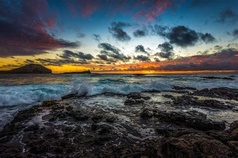 Makapu'u Sunrise | Sunrise, Sunrise sunset, Beach rocks