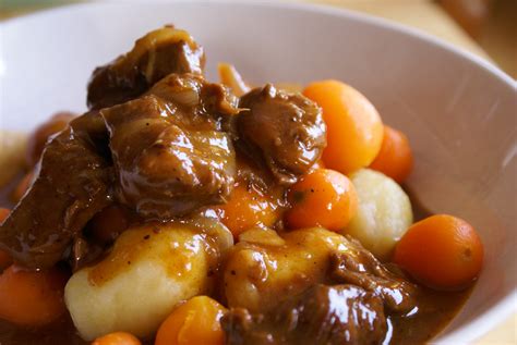 File:Ragoût de bœuf pommes de terre carottes.jpg - Wikimedia Commons