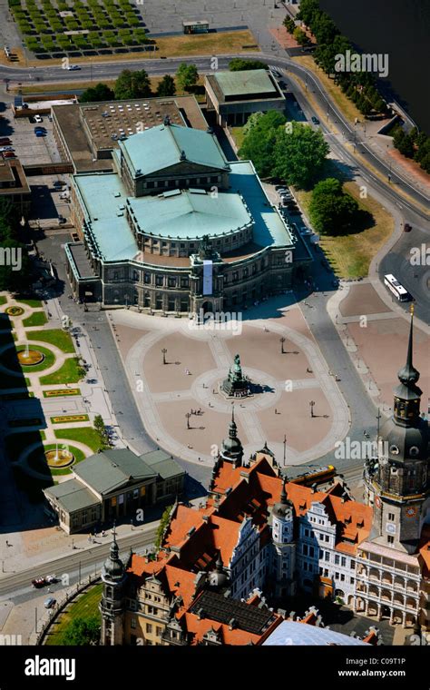 Opera semperoper architecture city hi-res stock photography and images - Alamy