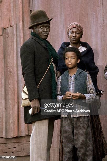 Roots 1977 Miniseries Photos and Premium High Res Pictures - Getty Images