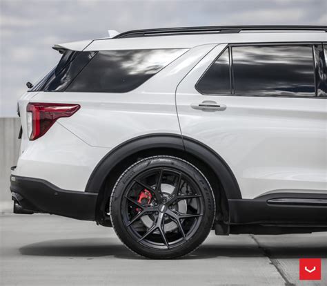 FORD EXPLORER ST - HYBRID FORGED SERIES: HF-5 - Vossen Wheels