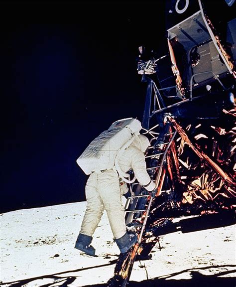 Iconic images in honor of the Moon landing's 46th anniversary - ABC7 ...