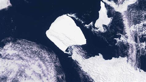 Iceberg A23a spins as it leaves Antarctica: Watch from space