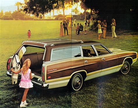 Two Tone Longroof: 1970 Mercury Monterey Wagon