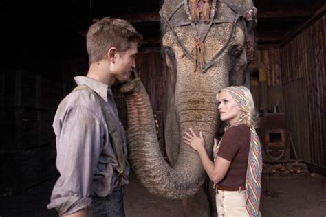 Water for Elephants movie review (2011) | Roger Ebert