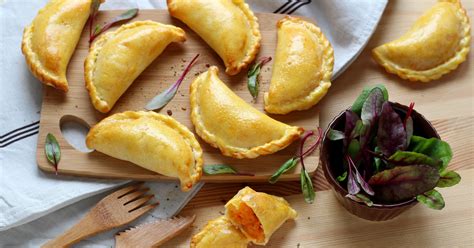 Easy Cheesy Vegetarian Empanadas for Meatless Monday