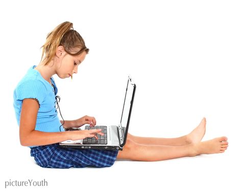 Internet Safety: Making Sure Your Kids Surf Safely - Mom it ForwardMom ...