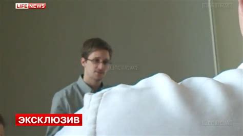 Snowden Seeks Temporary Asylum in Russia Before Latin America | Heavy.com