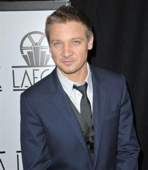 Пин от пользователя Sophie Crum на доске Jeremy Renner