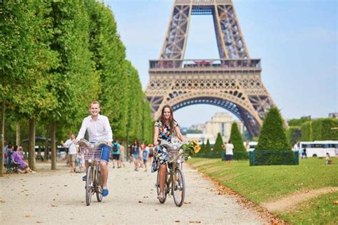 Best Paris Bike Tour 2023 • Local Guide • City Sightseeing