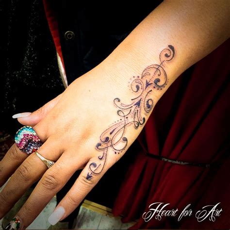 35+ Awesome Side Hand Tattoos