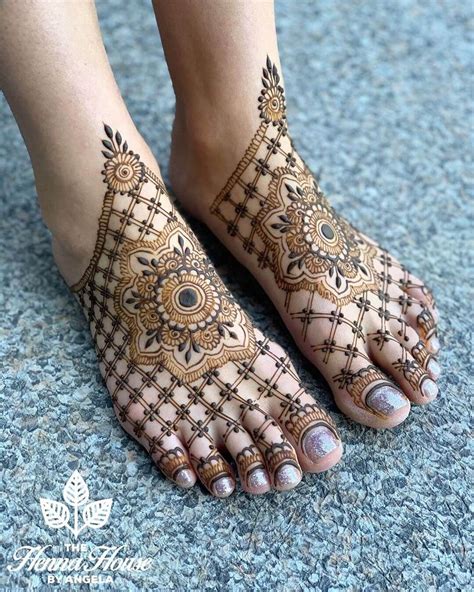 Prettiest Foot Mehndi Designs For Every Kind Of Bride Henna Designs ...