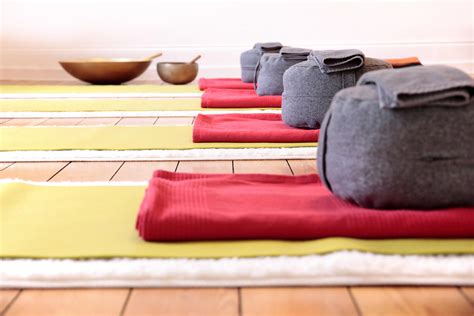 Try a Zafu Meditation Cushion for Comfort, Posture (& Introspective Bliss)