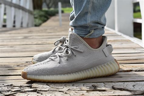 The cleanest Yeezy 350 V2 : r/Sneakers