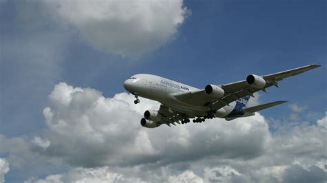 🔥 [40+] A380 Take Off Wallpapers | WallpaperSafari