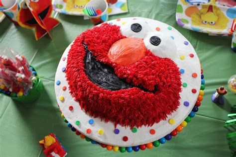 Say It Sweetly: Sesame Street Birthday with Elmo Cake! -- April 1, 2012