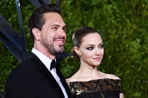 Amanda Seyfried's engagement ring is gorgeously plain — and we want one just like it ...