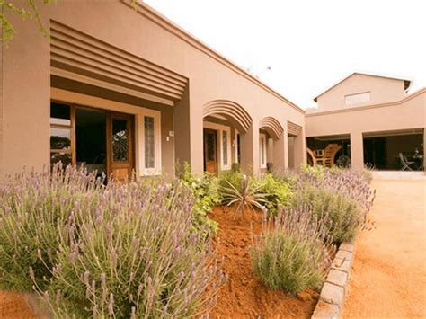 Barkly West Resorts Accommodation | Reserve Your Hotel, Self-Catering, or Bed and Breakfast Room ...