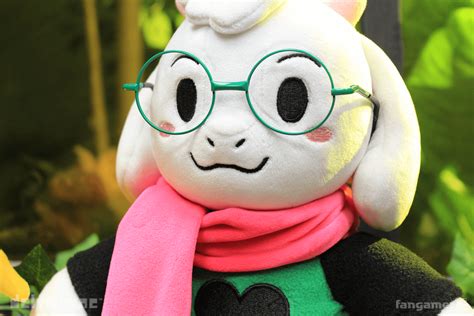 DELTARUNE - No Hat Ralsei Plush - Fangamer