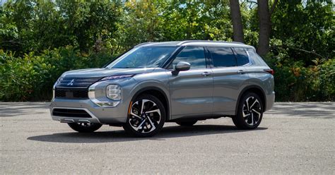 2023 Mitsubishi Outlander PHEV First Drive Review: Staying on Target - CNET