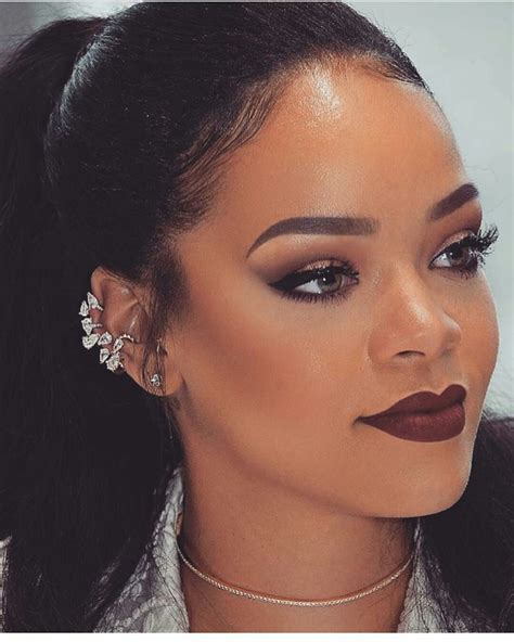 Rihanna | Maquiagem rihanna, Maquiagem de celebridades, Maquiagem para mulheres negras