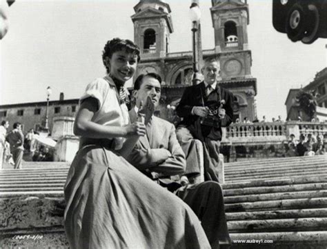 Roman Holiday BTS - Audrey Hepburn and Gregory Peck Photo (18577686 ...