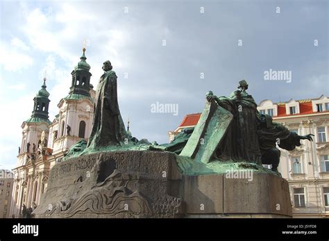 jan hus standbild in prague monument statue Stock Photo - Alamy