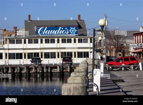 Greenport ny restaurant hi-res stock photography and images - Alamy