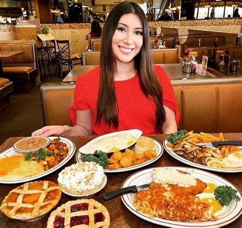 Houston Breakfast Places - Best Restaurants Near You! (2023)