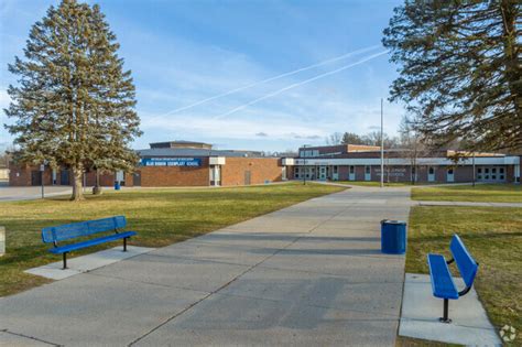 Malow Junior High School, Rankings & Reviews - Homes.com