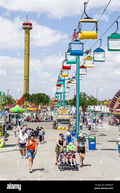 Carnival rides florida hi-res stock photography and images - Alamy