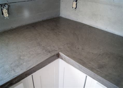 DIY Concrete Counters Poured over Laminate | Averie Lane: DIY Concrete Counters Poured over Laminate