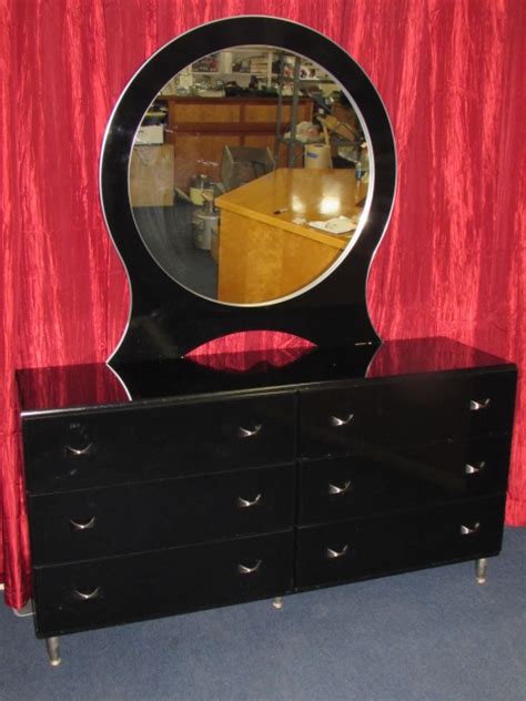 Lot Detail - CLASSY BLACK LACQUER 6 DRAWER DRESSER WITH MIRROR