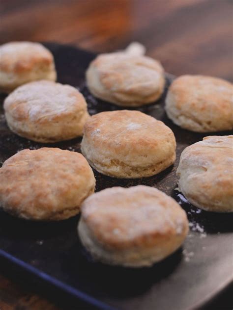 Baking Soda Biscuits (with Recipe Video) - Cosmopolitan Cornbread