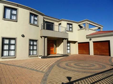 4 bedroom house in Phakalane Golf Estate (Botswana) | Golf estate ...