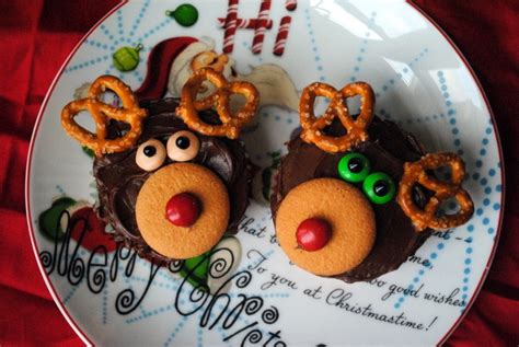 Reindeer Cupcakes - Peanut Butter Fingers