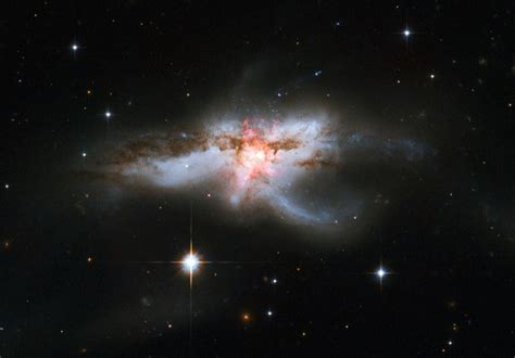 Hubble Telescope’s Images Show What Happens When Galaxies Collide - Science news - Tasnim News ...