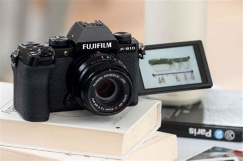 Fujifilm X-S10 review: Advanced features make their way to this mid ...