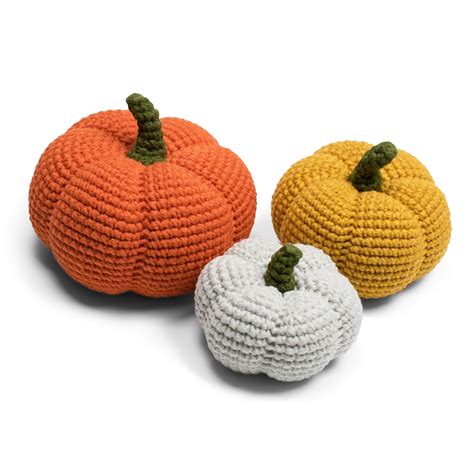 Free Halloween pumpkin crochet pattern - Amigurumi Today