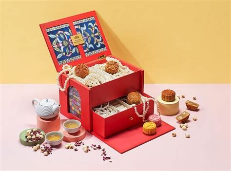 Beautiful mooncake boxes that make impressive gifts - ICON Singapore