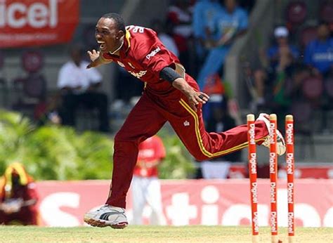 Dwayne Bravo celebrates bowling Mohammad Kaif | ESPNcricinfo.com