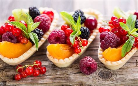 Berry fruit tarts | Food, Fruit tart, Yummy food