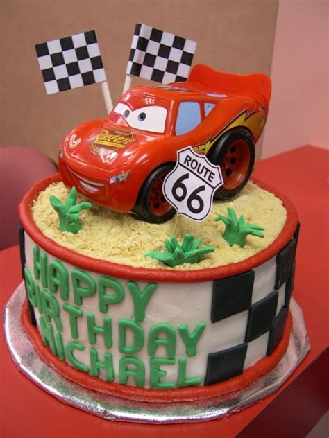 Lightning McQueen — Birthday Cakes | Lightning mcqueen birthday cake ...