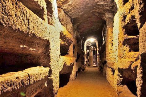 Catacombs of St.Callixtus Guided Tour: Explore Rome's Past