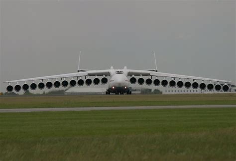 Biggest airplane in the world: Antonov AN-225 wings:88m length:84m ...