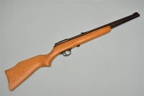 Sold at Auction: Vintage Crosman 140 .22 Cal Pump Pellet Rifle