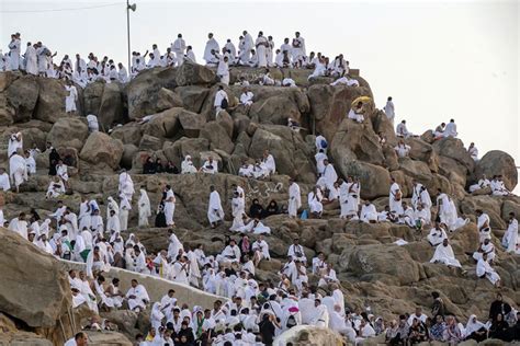 Muslim pilgrims gather at Mount Arafat for hajj's pinnacle